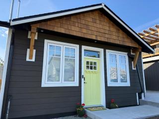 Brass Apple Cottage - Campbell River - 0