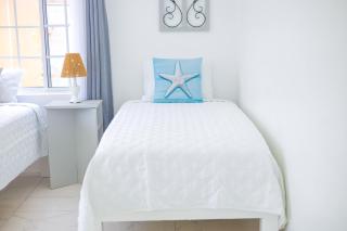 Treasure Beach Inn and Bar - 5