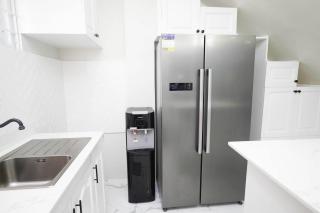 Room in House - Luxurious Place Cozy Spacious with WIFI near SM Lucena - - 1