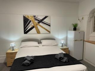 RelaxatHome - Seven Kings - 7