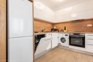 Sea Horizon Apartment - 1BR FREE Parking - 6