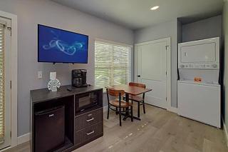 #4 Studio Town Place 2 - 8
