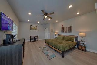 #6 Studio Town Place 2 - 9