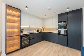 Bright 4 Bed London Living - Londra - 9