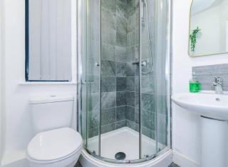 Business Travellers & Couples with Free Parking - Manchester - 1