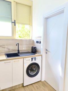 New Apartment close to Sea and Downtown - Vlorë - 1
