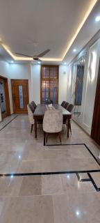 Entire Ground Floor Elegance 3BR Gulistan e Joher Blk 14 Near Darul Sehat Hospital - Karatschi - 9