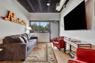 Modern Music City Getaway - 4