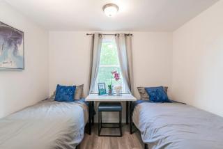 Cozy 3BR Country Retreat with Porch Games & Modern Comforts - Concord - 3