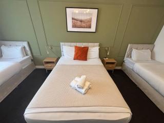 Salford Quays Apartment with Free Parking - Manchester - 4