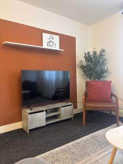 Stylish 2 Beds w/ Free Parking near Old Trafford - Manchester - 2