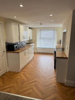 Spacious, sleeps 7, two baths, central Saltash - Saltash - 9