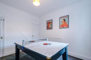 Stylish 3 Bed Home in Sheffield by Eason Stays, Ideal For Weekend Getaways & Business Travellers, with Pool Table & Free Parking - Nether Edge - 4