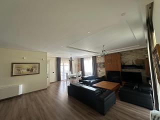 Jon Private Vila - 1