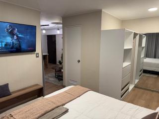 Luxury Tower Top Floor Apartment - - 4