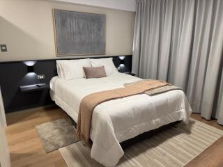 Luxury Tower Top Floor Apartment - - 5