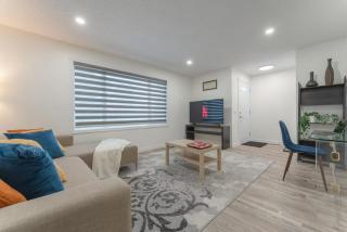 Private neat and cozy room with shared living room and kitchen - Calgary - 7
