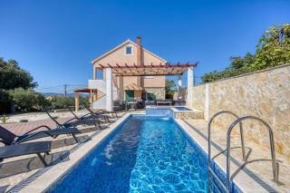 Villa Lara, Family Retreat with Sea View & Pool - Sveti Filip i Jakov - 8