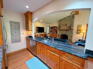 Cozy Forest Cottage Home with Convenient Ski Access - Dog Friendly! - Bretton Woods - 2