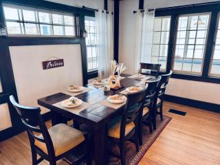 Group Getaway in White Mountains 8 bedrooms, all ensuite - Woodstock - 1