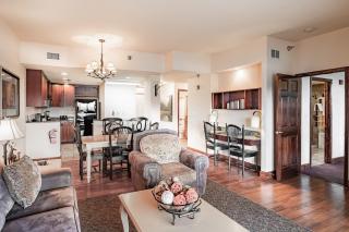 2BR Cozy Suite W View Jacuzzi & Resort Pool - 1