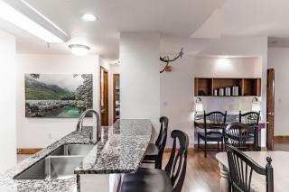 2BR Cozy Suite W View Jacuzzi & Resort Pool - 4