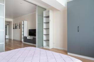 One Bedroom Apartment Near Arbat In The Center of Almaty - Zhezdi - 4