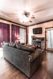 Rustic Escape Cabin w Private Hot Tub & Grill - 0