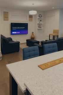 Luxury Nest on 218 - Airdrie - 5