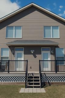 Luxury Nest on 218 - Airdrie - 7