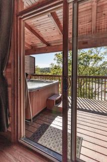 Relaxing Cabin W Hot tub Pool Table and Grill - 3