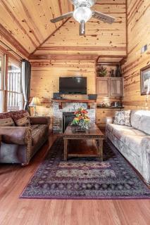 Relaxing Cabin W Hot tub Pool Table and Grill - Pigeon Forge - 0