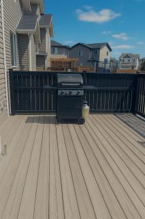 Luxury Nest on 218 - Airdrie - 8