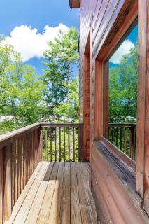 Cozy Haven near Parkway w Hot Tub & Resort Pool - 3