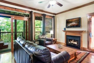 Charming Cabin Getaway w Hot Tub & Grill - Pigeon Forge - 2