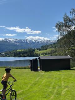 Lakeside Getaway - Amazing Views & Experience - 5