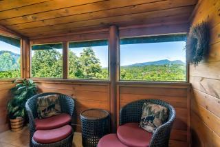 Chill & Enjoy Smokies w Hot Tub & Resort Pool - Pigeon Forge - 3