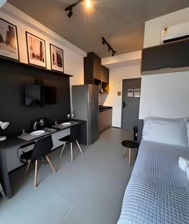 Studio colado ao metrô Paraíso e Av Paulista, ar-condicionado e lazer completo - São Paulo - 0