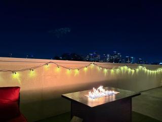Modern "NASA" Home - Billiard, Ping pong, Rooftop - Houston - 8