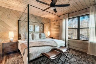 Charming Hideaway with Private Pool Hot Tub & Views - 0