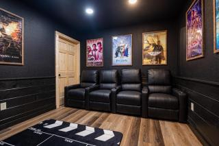 Cabin Haven Theater Game room Hot Tub Yard - 4