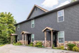 Comfortable Escape near Dolly w Hot Tub - Sevierville - 5