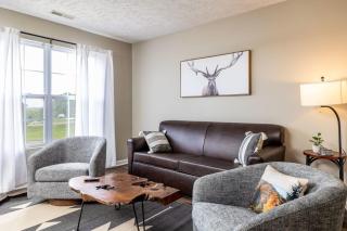Inviting Retreat W PrivateHot Tub & Arcade - 8