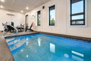 Cozy Cabin Luxe Escape W Private Pool - 0