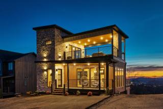 A Haven of Comfort Elegance Views and Hot tub - 0