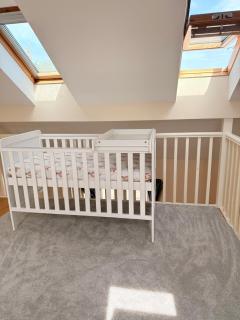 Lovely Spacious Room near Train Station and University - Dallington - 2
