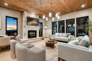 A Haven of Comfort Elegance Views and Hot tub - 1