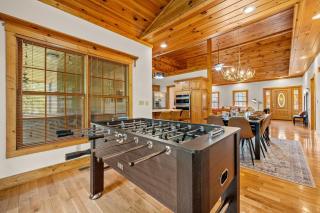 Ultimate Smoky Escape W Fun Games Hot tub & more - 7