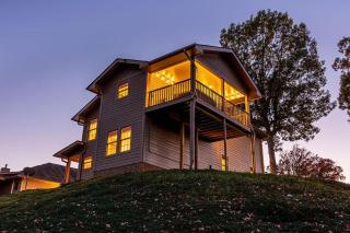 Spacious Family Home with Hot Tub Game & Play room - Sevierville - 4
