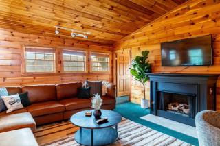 Spacious Family Home with Hot Tub Game & Play room - Sevierville - 3